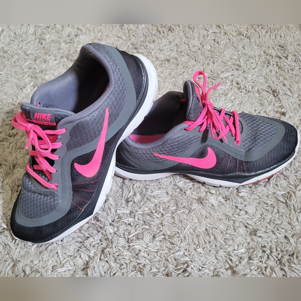 Nike Women's Gray and Pink Running Shoes